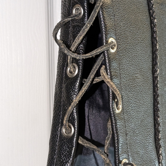 Blk Leather Biker Vest (L) - Picture 6 of 7